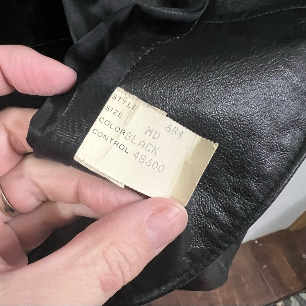 Vintage Black Leather Jacket - Picture 13 of 15